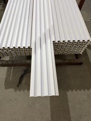 Customized Eco Friendly Indoor Irregular Grille Wpc Wall Panel 160x24 Cladding