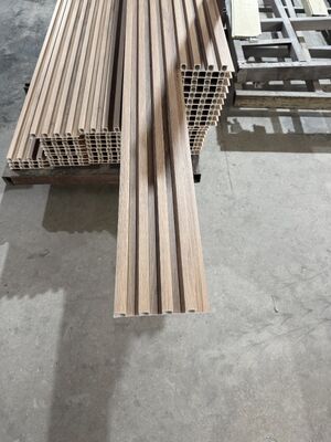 Customized Eco Friendly Indoor Irregular Grille Wpc Wall Panel 160x24 Cladding