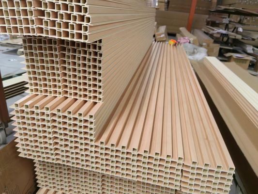 Wood Wooden Grains Laminated Interior WPC Wall Panel For Indoor Decoration